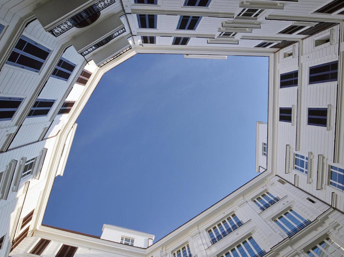 The One Napoli Luxury Apartment Exterior photo